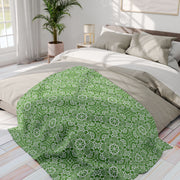 Cozy Green Floral Fleece Blanket - Perfect for Home Decor and Gifts