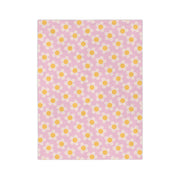 Floral Velveteen Microfiber Blanket - Soft Pink Daisy Pattern for Cozy Comfort