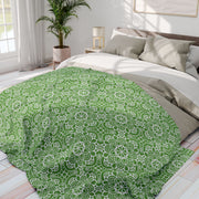 Cozy Green Floral Fleece Blanket - Perfect for Home Decor and Gifts