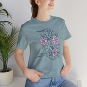Unisex Short Sleeve Tee with Snake and Floral Design - Trendy Casual Wear