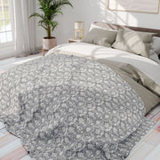 Luxury Arctic Fleece Blanket - Elegant Grey Pattern for Cozy Home Decor
