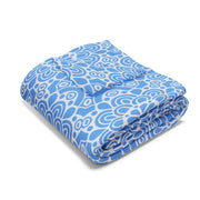 Cozy Arctic Fleece Blanket with Floral Pattern