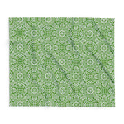 Cozy Green Floral Fleece Blanket - Perfect for Home Decor and Gifts