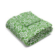 Cozy Green Floral Fleece Blanket - Perfect for Home Decor and Gifts