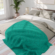 Cozy Arctic Fleece Blanket with Leaf Print - Perfect for Home & Gift Giving