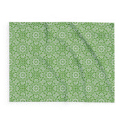 Cozy Green Floral Fleece Blanket - Perfect for Home Decor and Gifts
