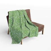 Cozy Green Floral Fleece Blanket - Perfect for Home Decor and Gifts