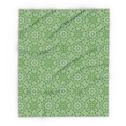 Cozy Green Floral Fleece Blanket - Perfect for Home Decor and Gifts