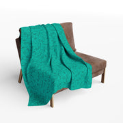 Cozy Arctic Fleece Blanket with Leaf Print - Perfect for Home & Gift Giving