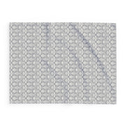 Luxury Arctic Fleece Blanket - Elegant Grey Pattern for Cozy Home Decor