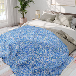 Cozy Arctic Fleece Blanket with Floral Pattern