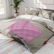 Cozy Floral Arctic Fleece Blanket - Soft Pink Mandala Design